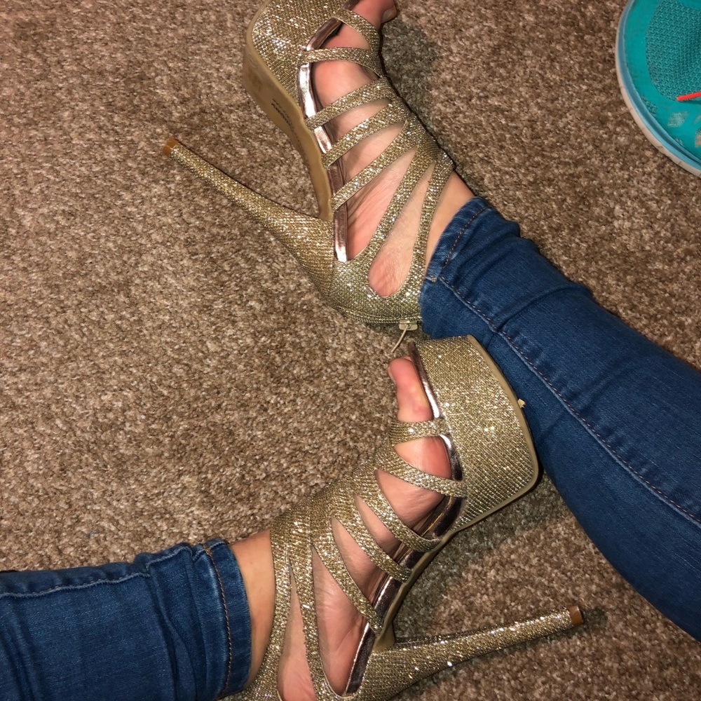 Beautiful sparkly heels